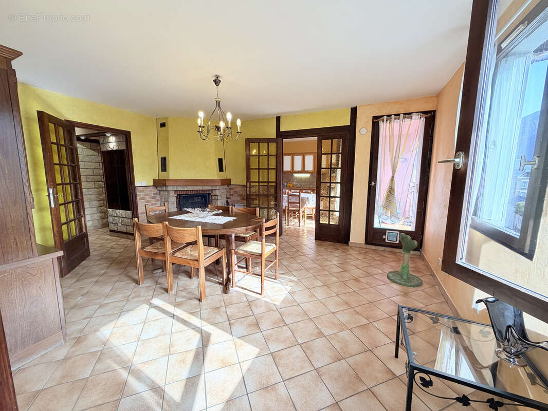 Appartement à SAINT-JEAN-DE-MAURIENNE