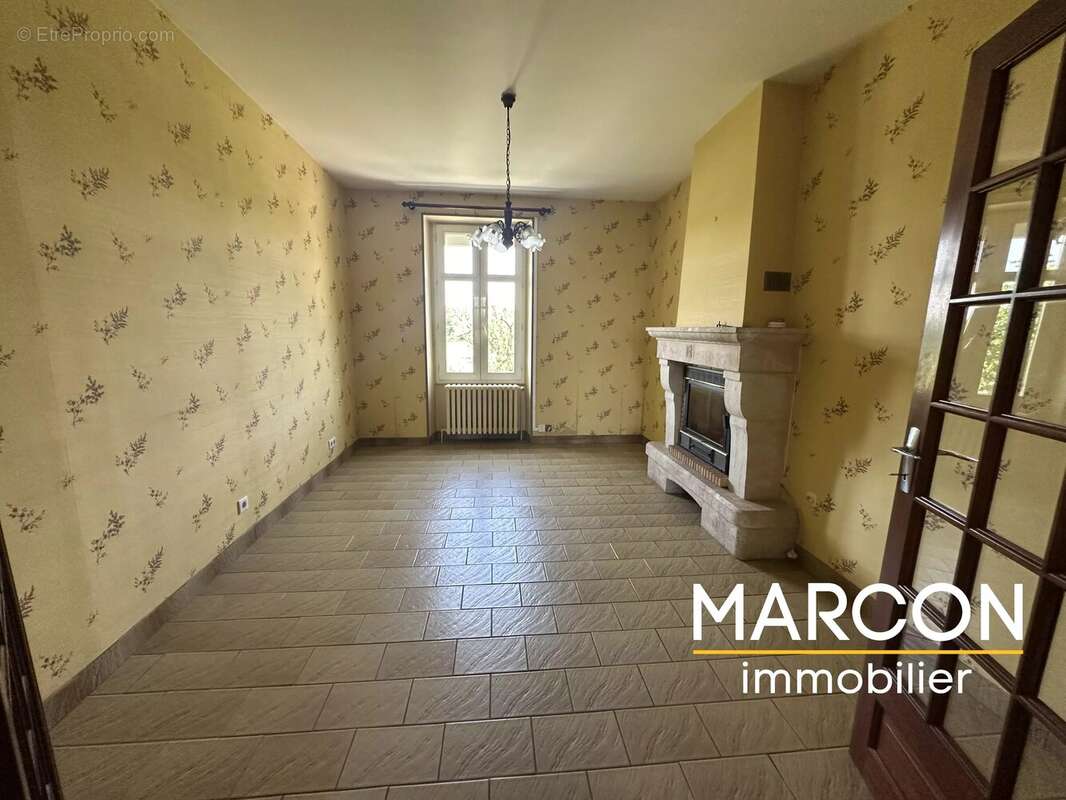 Maison à SAINT-HILAIRE-LA-TREILLE
