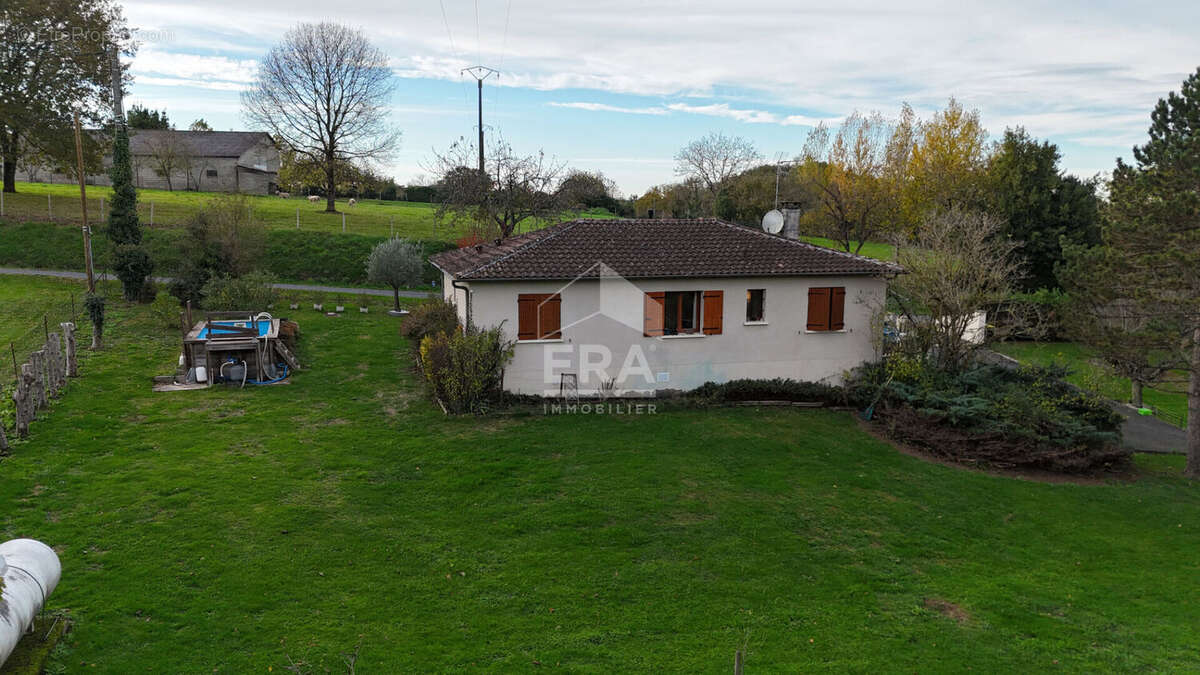 Maison à FOUGUEYROLLES