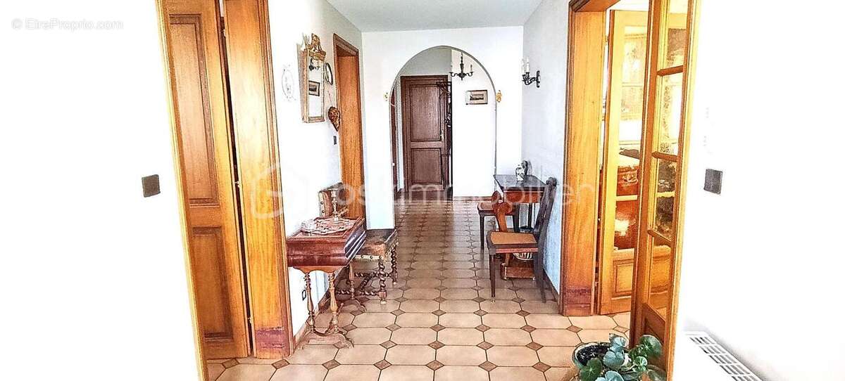 Grande maison individuelle sur 1000 m2 de terrain cloturé - photo 2