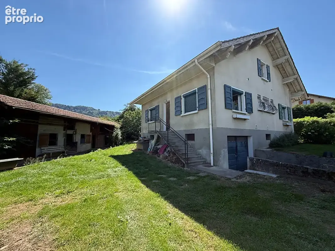 A vendre à Bons en Chablais Maison à rénover de 150 m² utiles avec sous-sol complet et annexes - photo 2