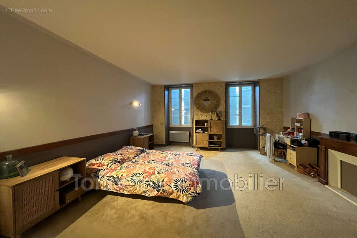 Maison à CHATEAUNEUF-SUR-CHARENTE