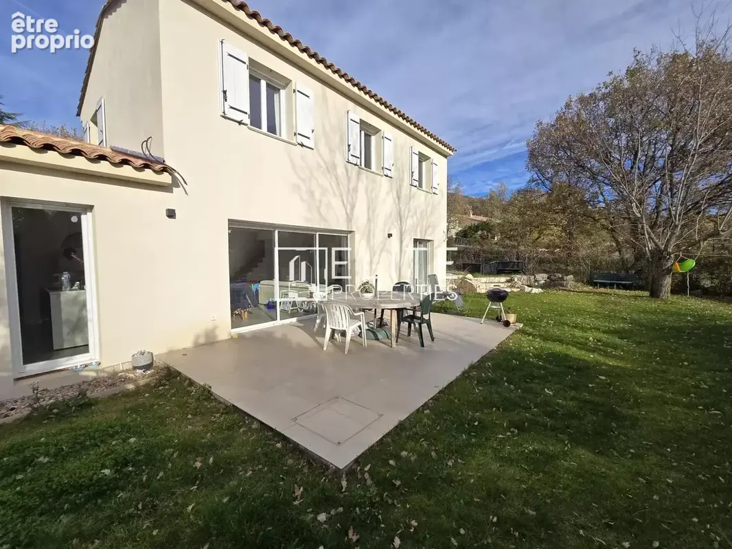 Photo Maison à Saint-Vallier-De-Thiey au prix de 525 000€
