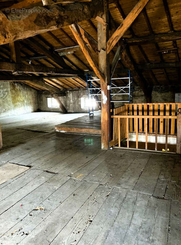 Maison à FERRIERES-SUR-SICHON