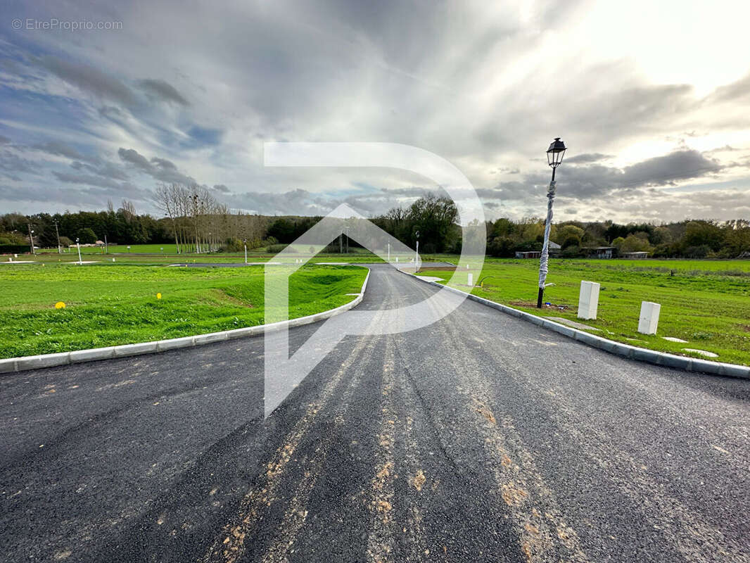 Terrain à SAINT-GEORGES-MOTEL
