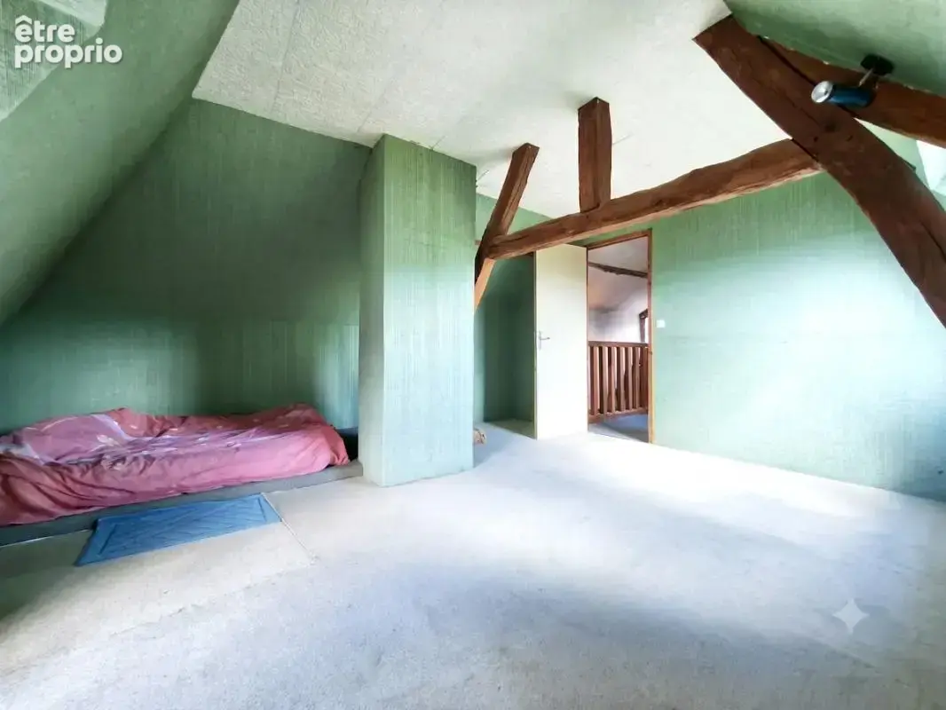 Maison de caractère, dépendances et 7 100 m² de terrain - photo 9