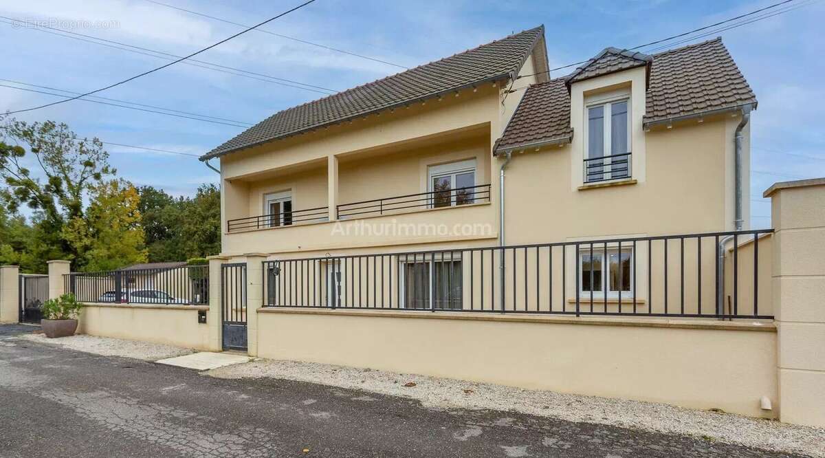 Maison à LEUVILLE-SUR-ORGE