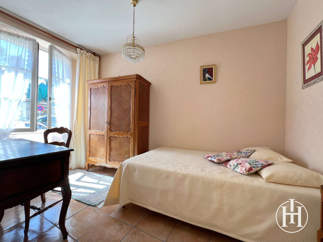 Maison à SAINT-AMAND-MONTROND