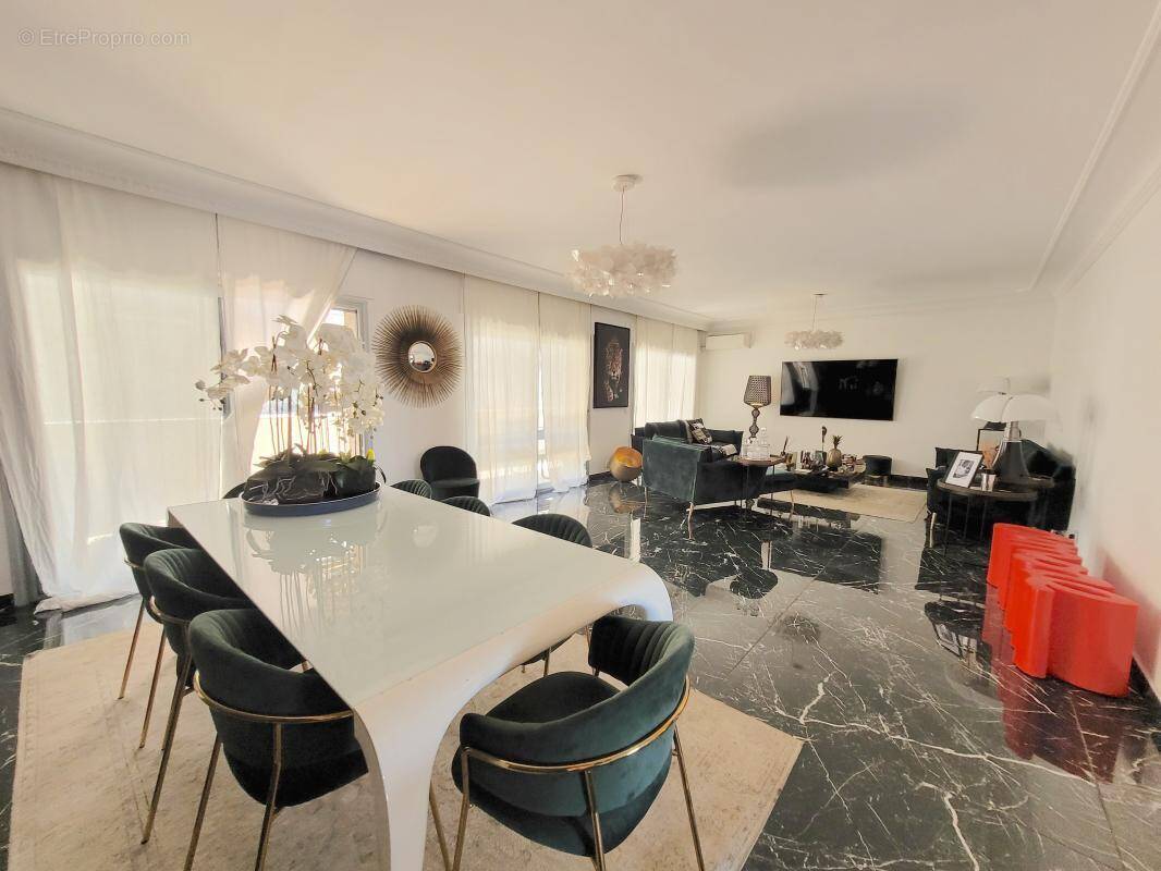 Appartement à MARSEILLE-8E