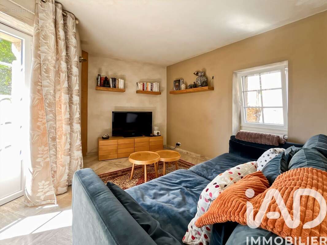 Maison 185 m² à Goudargues  - photo 6