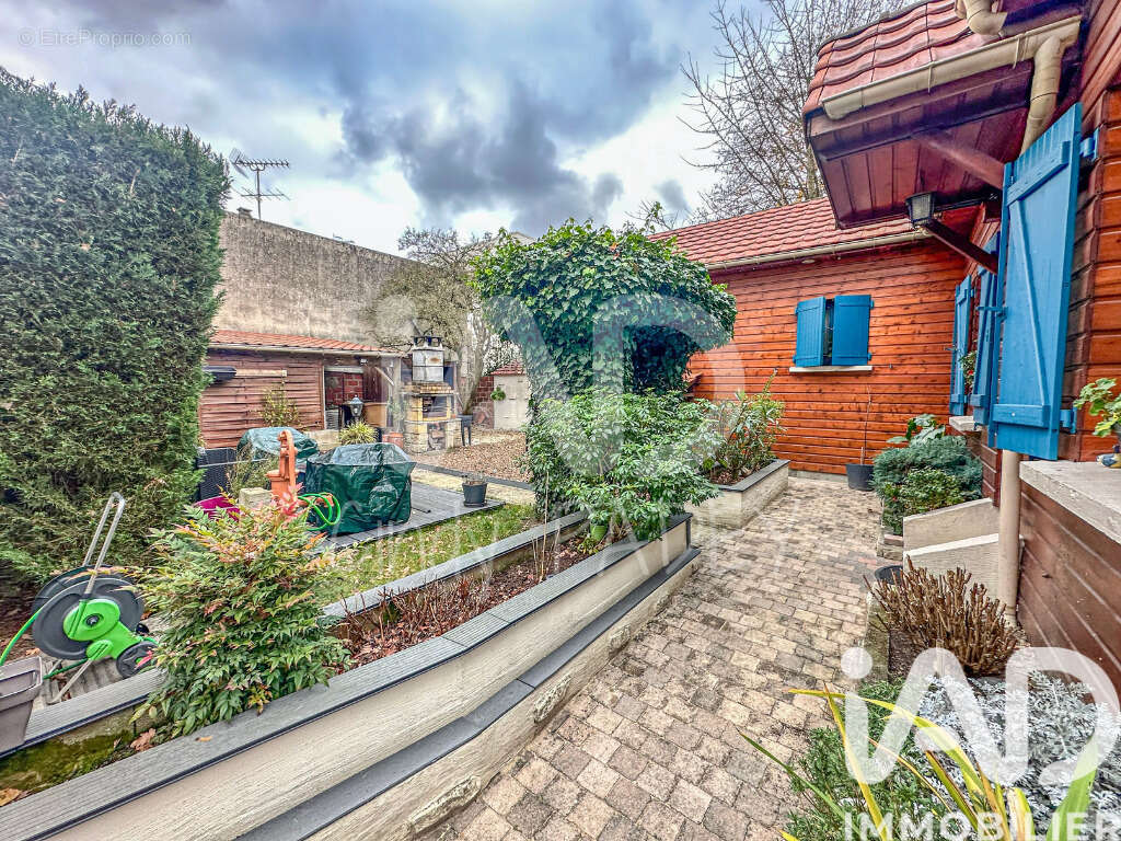 Photo 2 - Maison à LIVRY-GARGAN