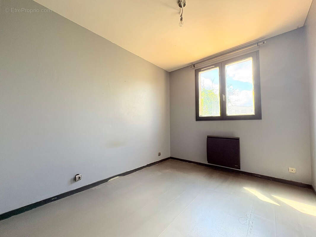 Appartement à BRUYERES-LE-CHATEL