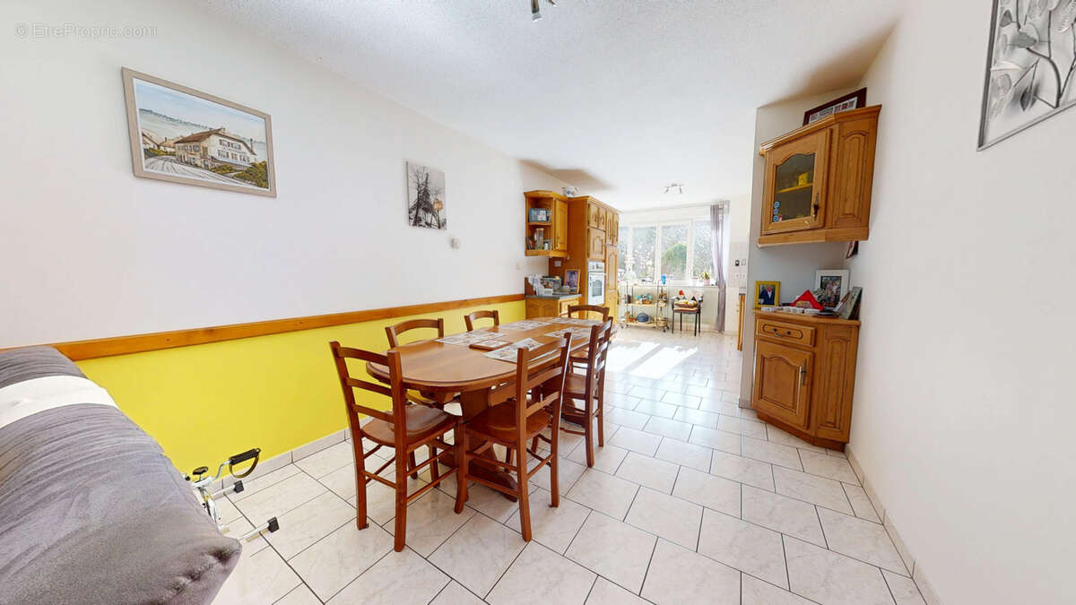 Appartement à HYEVRE-PAROISSE
