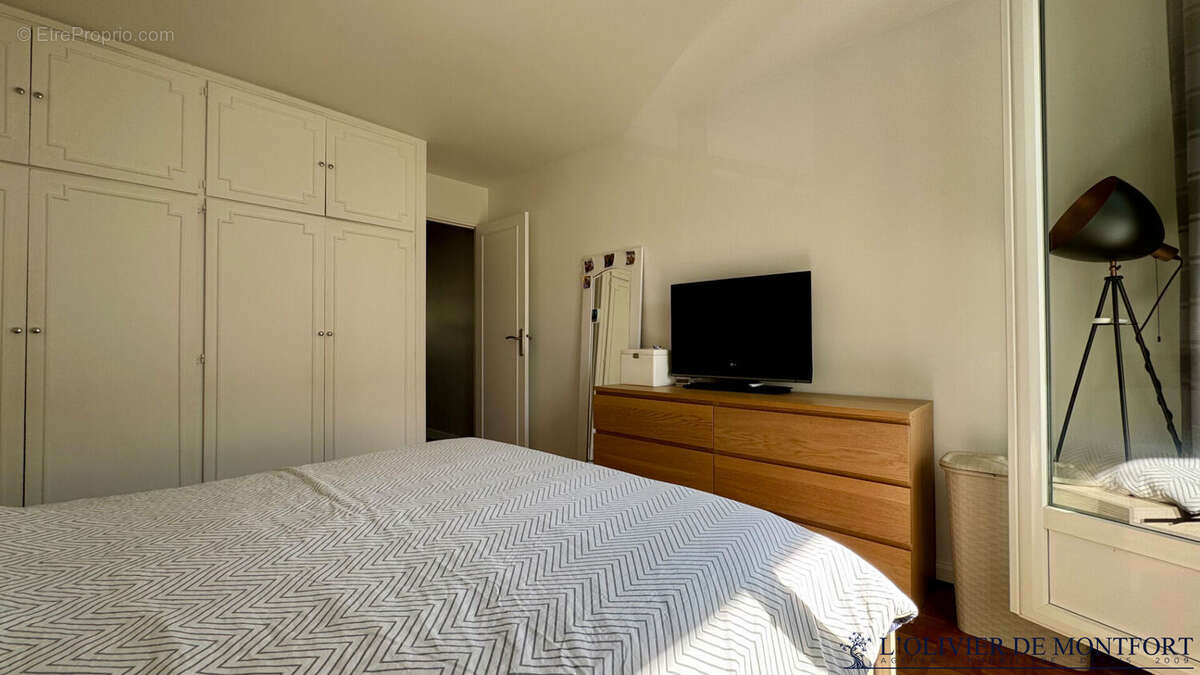 Appartement à NEAUPHLE-LE-CHATEAU