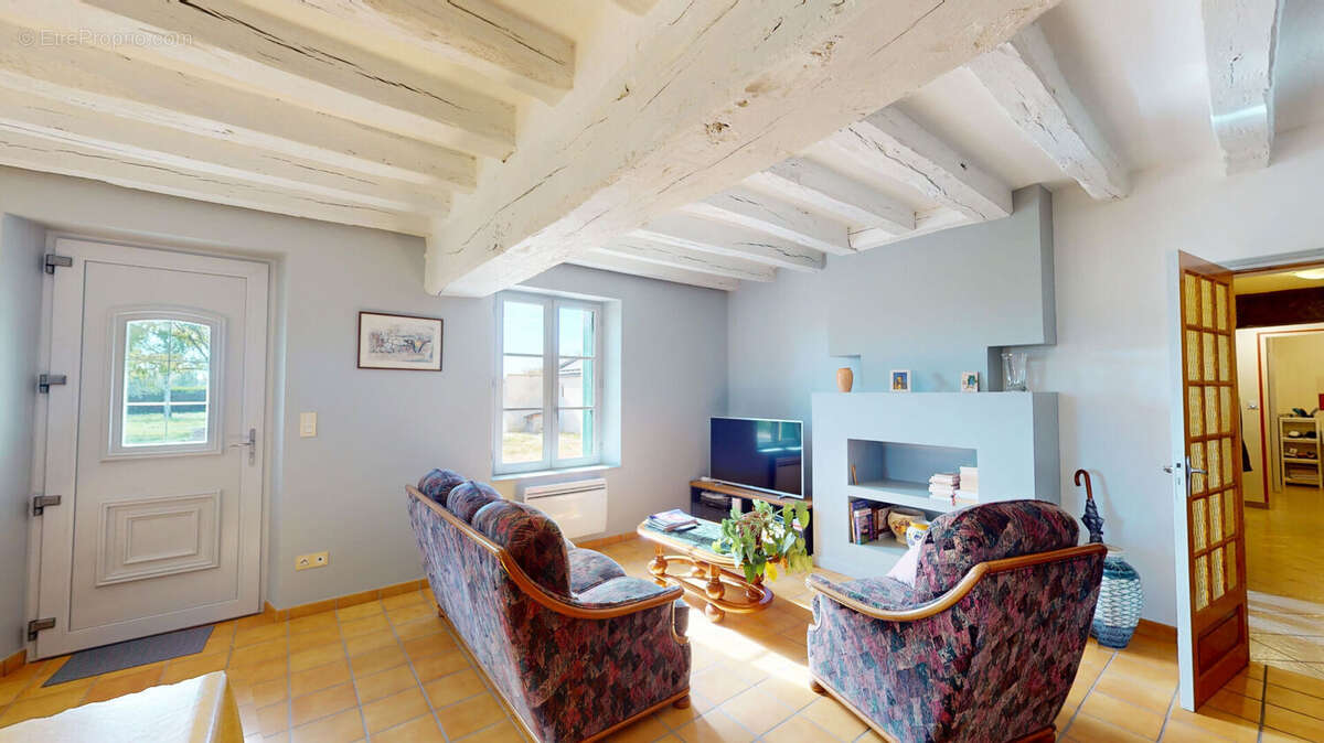 Maison à VILLEBERNIER