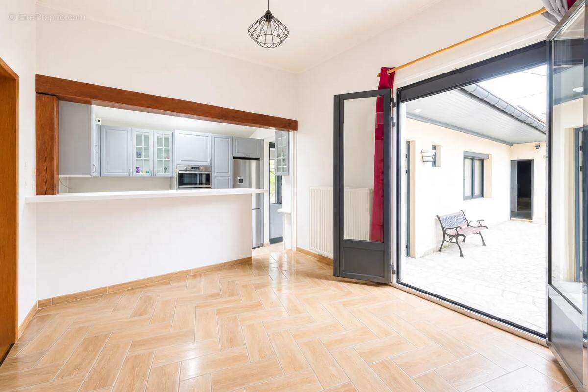 Maison à LE BLANC-MESNIL