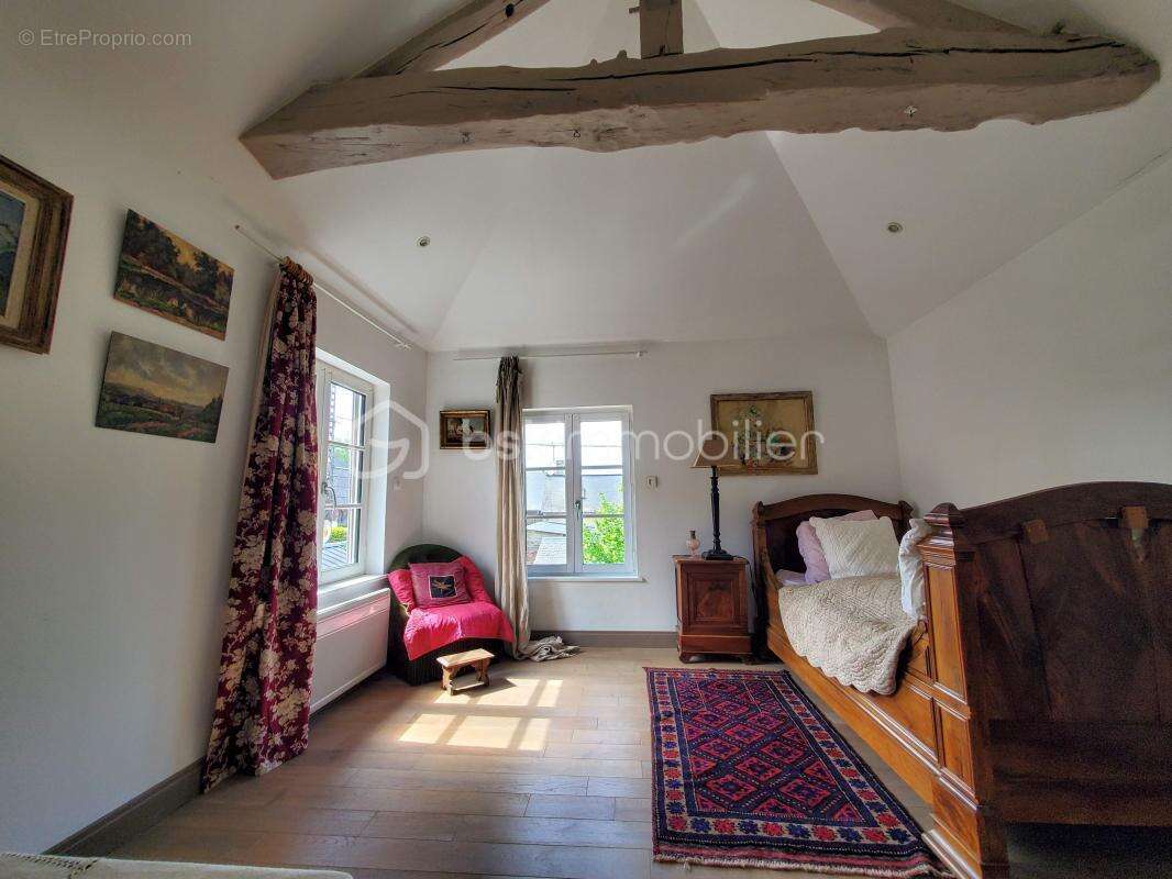 Bien RARE - Maison au Cœur du village de Cormeilles avec espace extérieur - photo 15