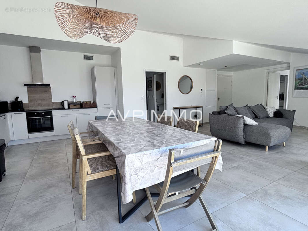 Appartement à SAINT-CYR-SUR-MER