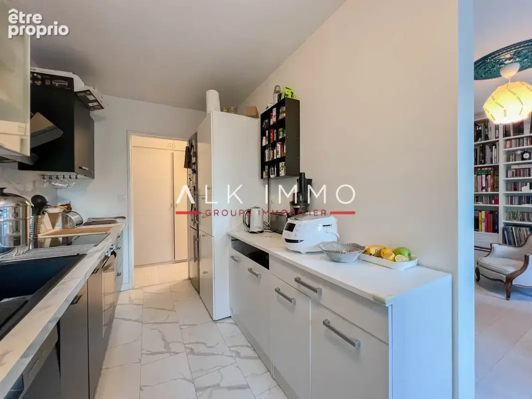 T5 de près de 100 m2 à Annecy le Vieux dans un immeuble rénové - photo 5