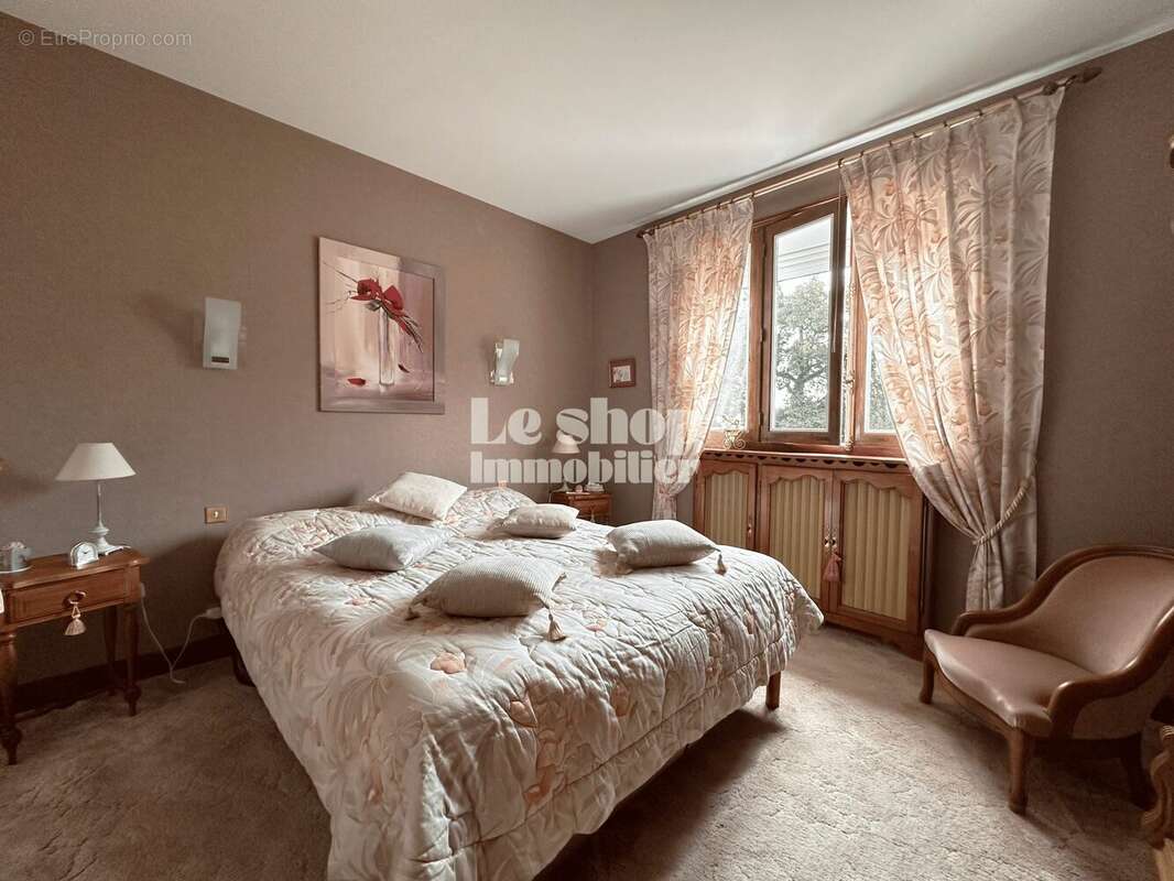 Maison à MONTROLLET