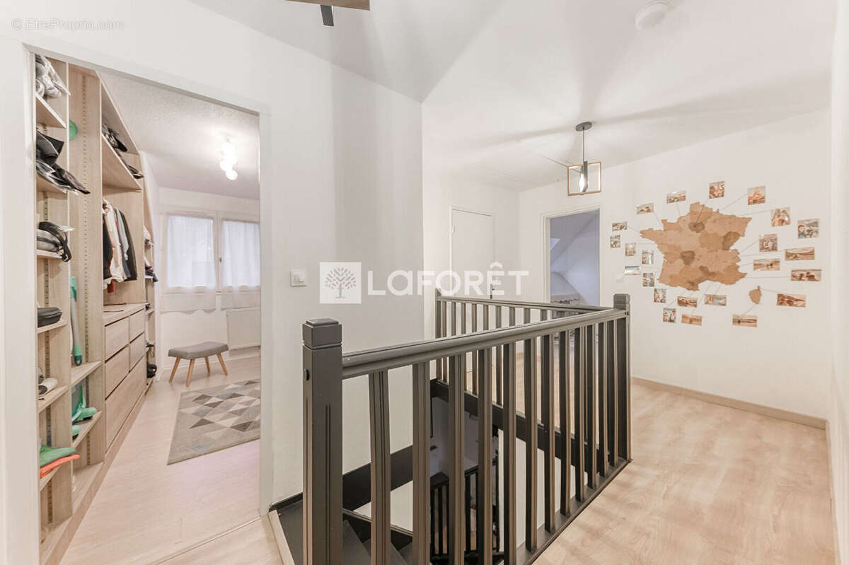 Appartement à EMERAINVILLE