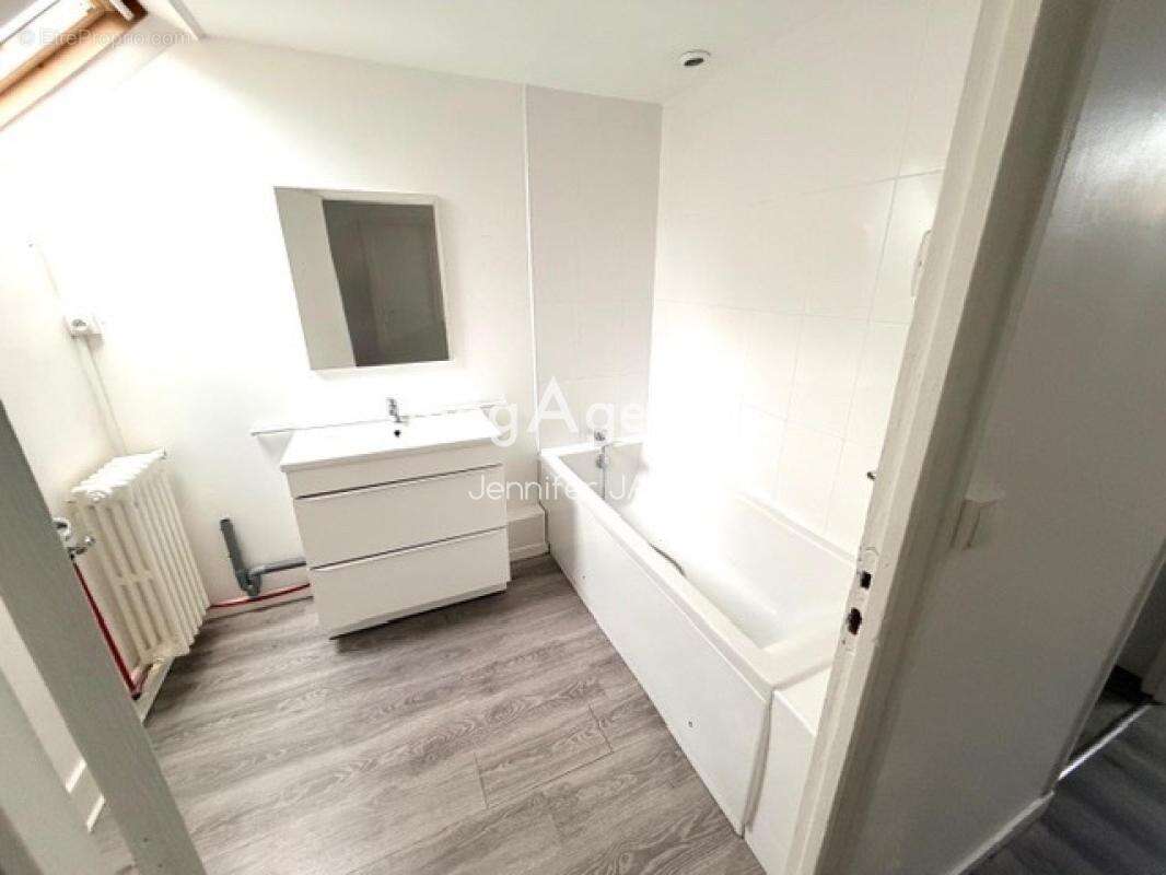 Maison à MAIGNELAY-MONTIGNY