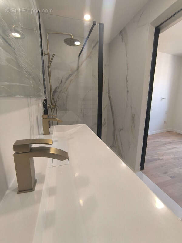 Appartement à AURIOL