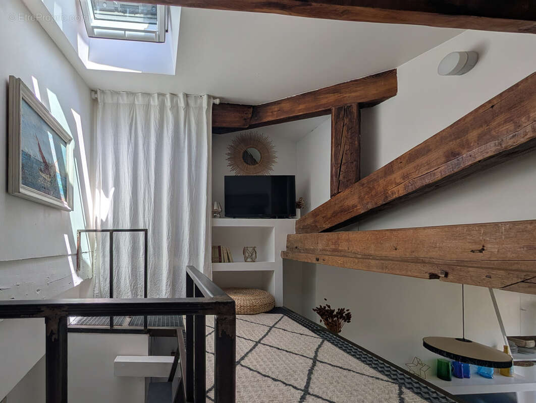 Appartement à PARIS-3E