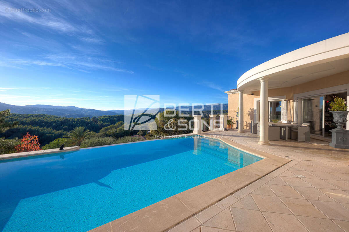 Maison à MOUANS-SARTOUX