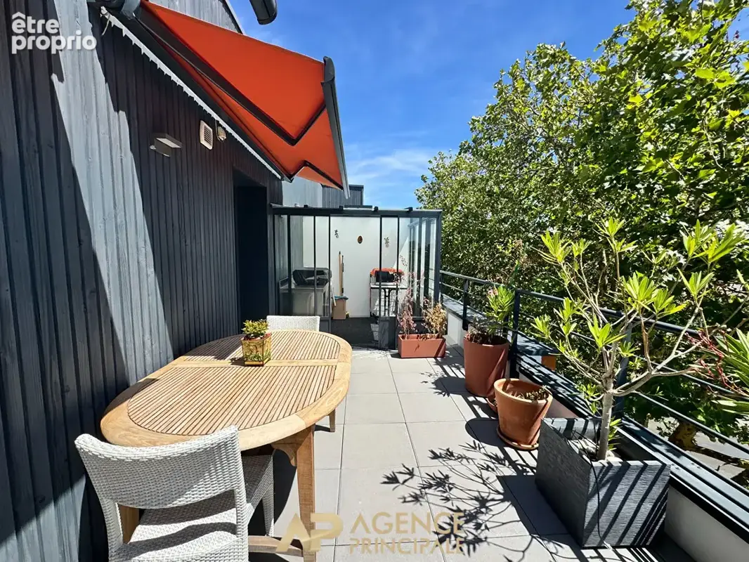 Appartement Type 3 bis - 110m2 - Dernier étage avec terrasse - Box et parking - La Genette - photo 17
