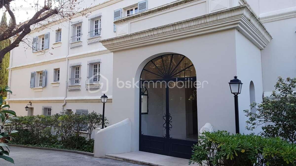 Cap Brun – Une adresse d'exception où la Méditerranée devient votre horizon quotidien - photo 9