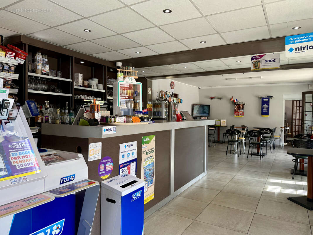 Durtal, Fonds de commerce sur axe passant - photo 2