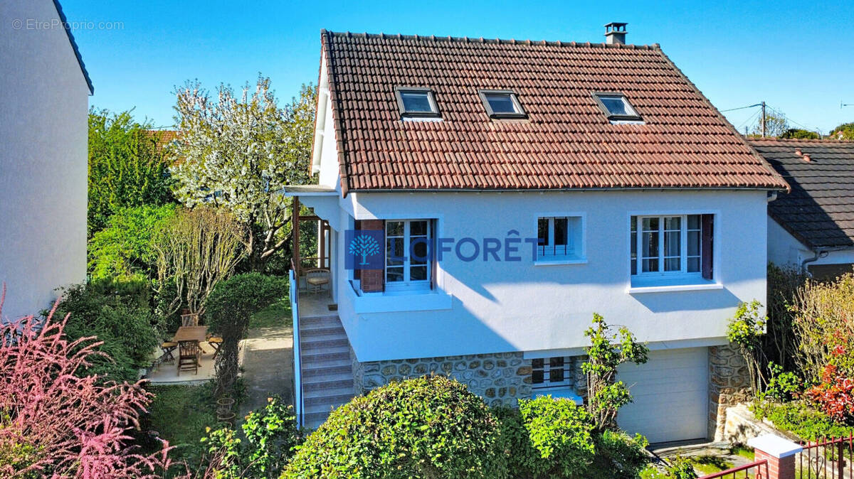 Maison à SAVIGNY-SUR-ORGE