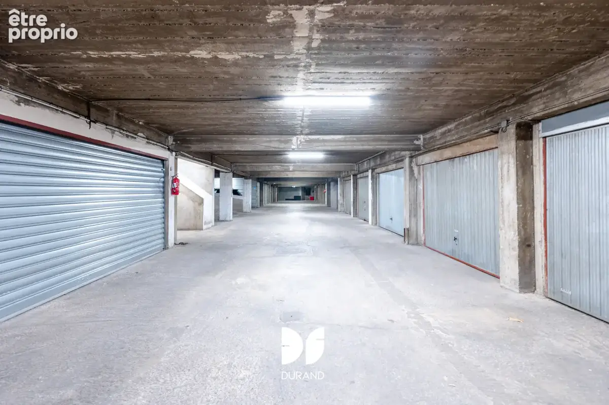 Parking à MARSEILLE-4E