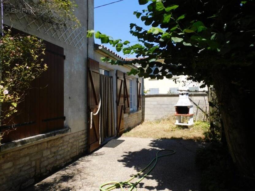 Maison à LE THOU