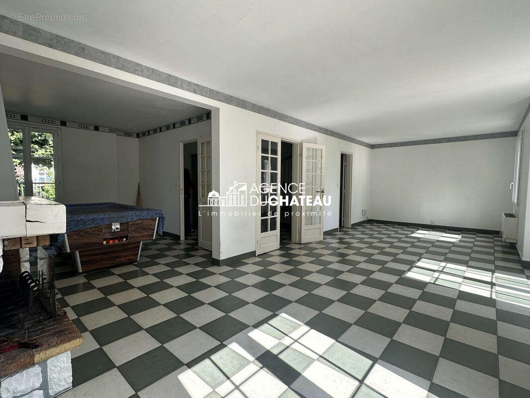 Maison 149 m² à Nandy  - photo 3