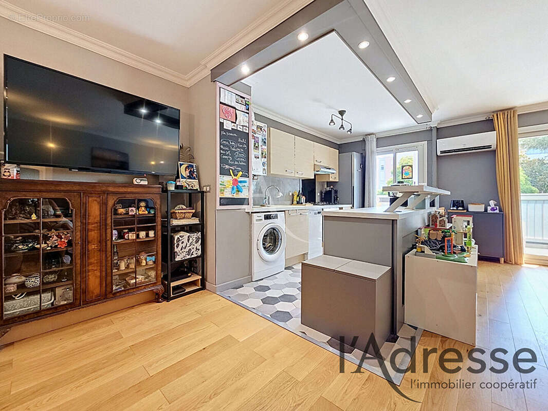 RARE ! Appartement rénové 3 pièces 66m² avec GARAGE !! - photo 4
