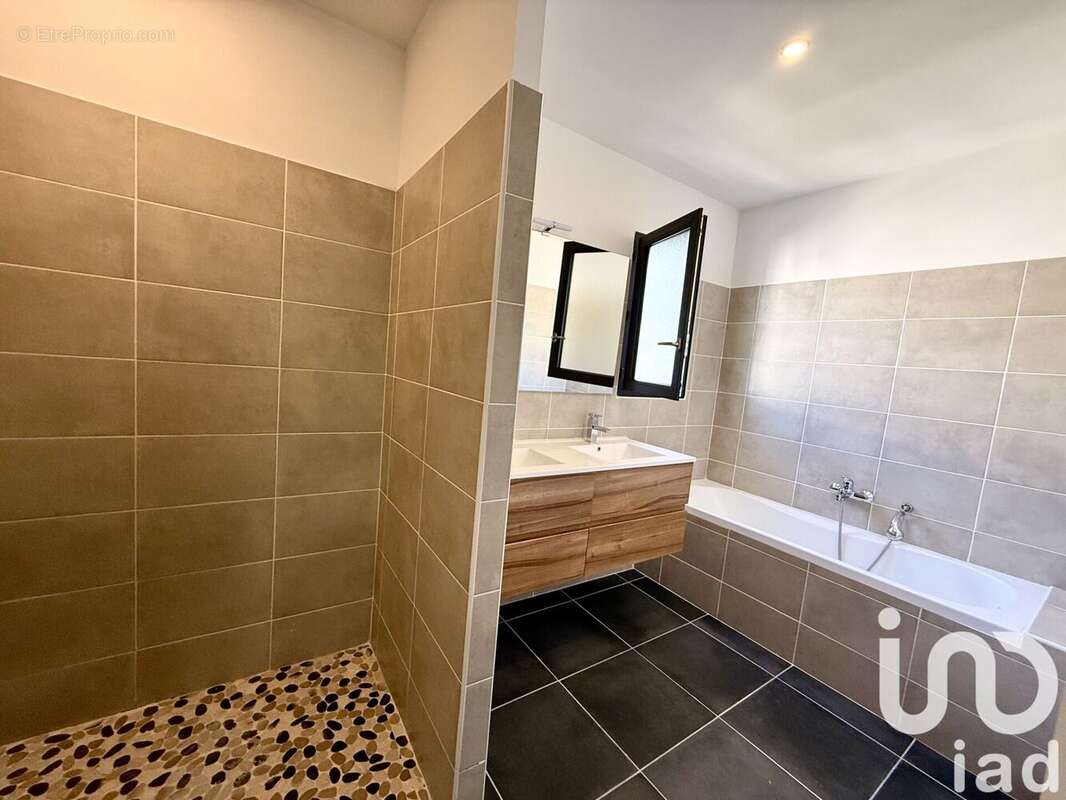 Photo 8 - Maison à REMOULINS