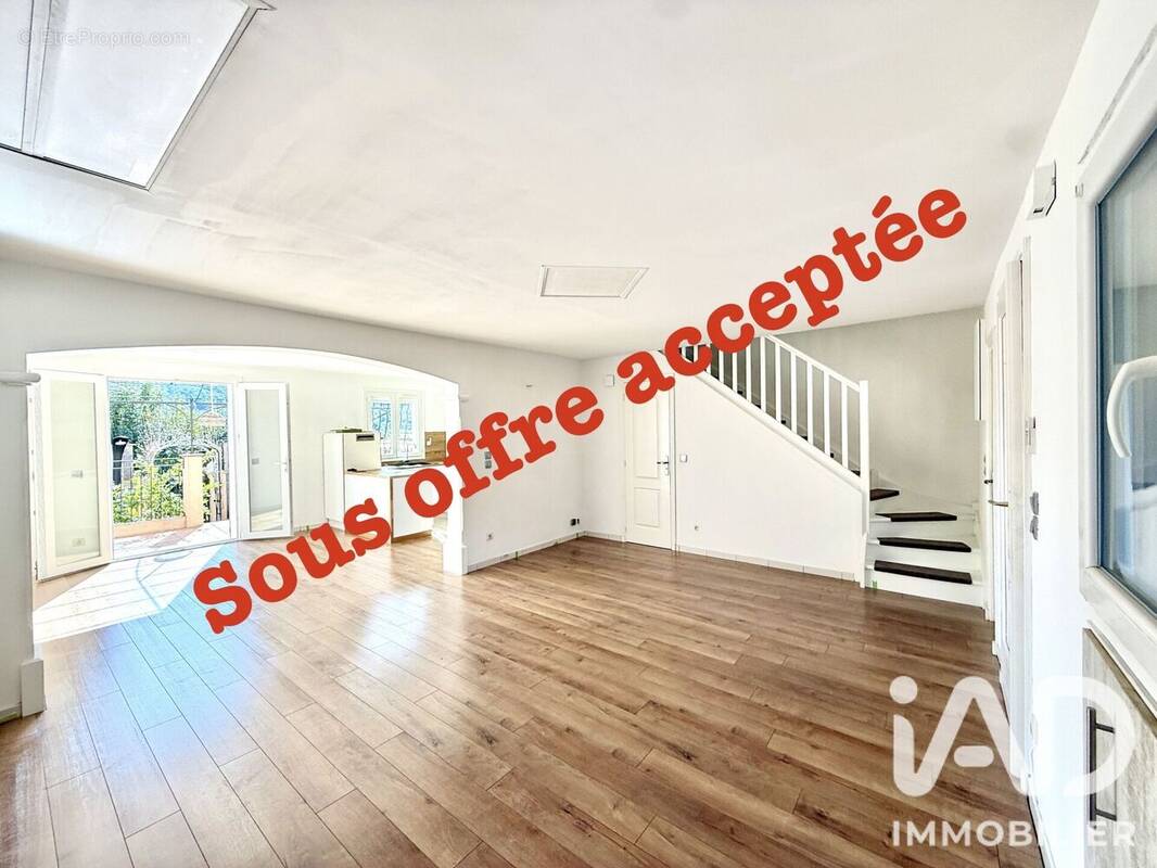 Photo 1 - Maison à LA MOLE