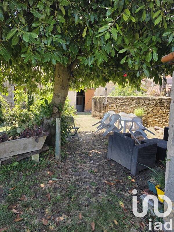 Photo 1 - Maison à SAINT-JUIRE-CHAMPGILLON