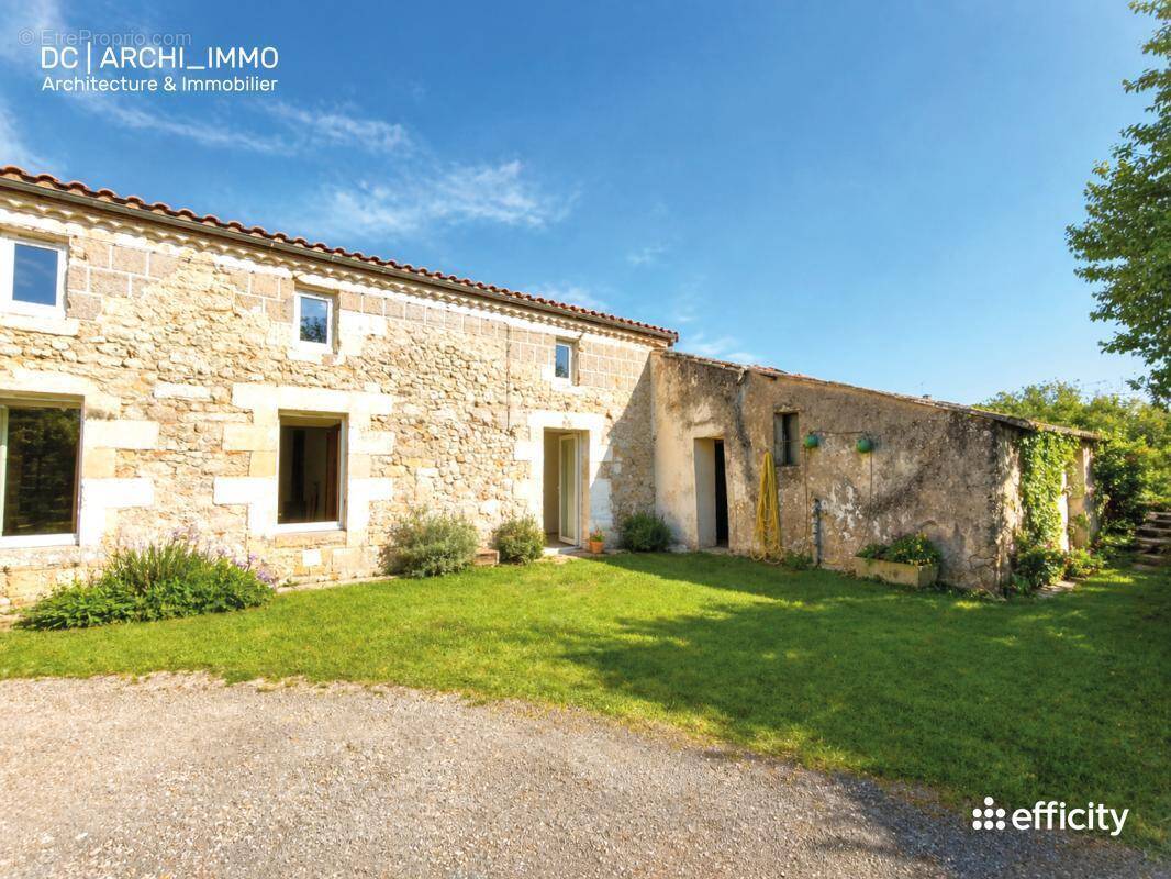 Maison à JAU-DIGNAC-ET-LOIRAC