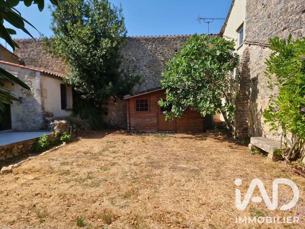 Maison 157 m² à Breuil-Magne  - photo 5