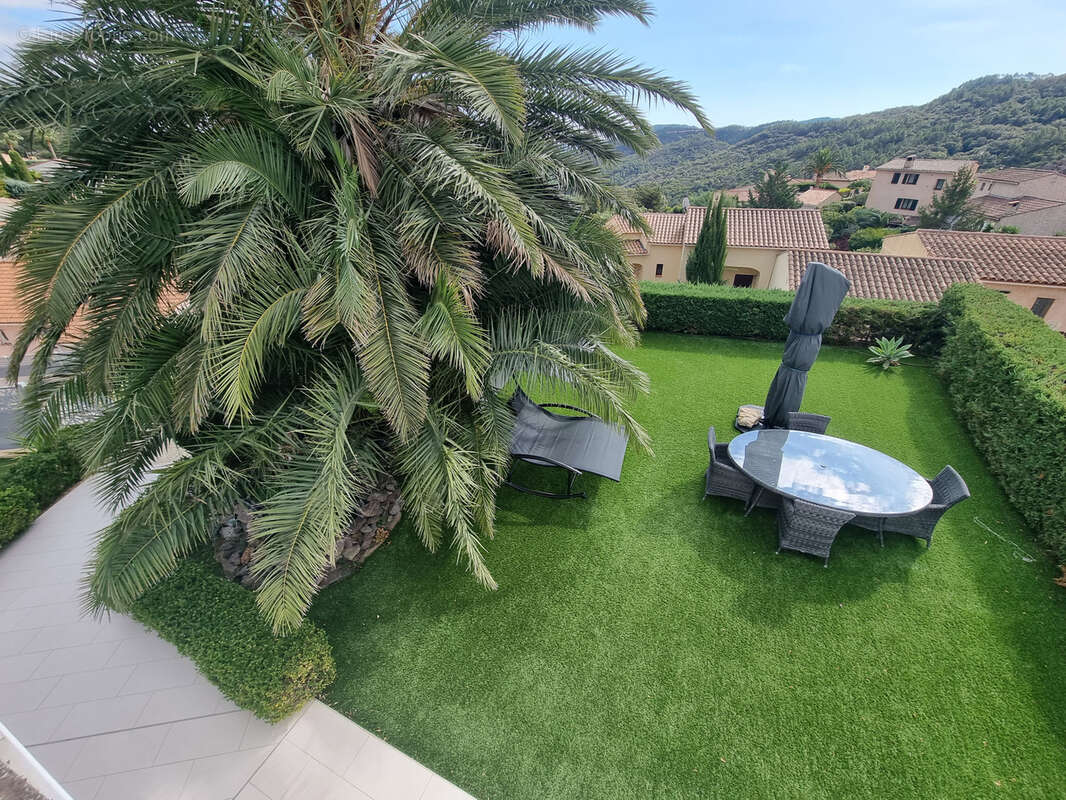 Limite mandelieu ville t4/t5 de 150m2 vue mer panoramique jardin entourant jacuzzi garage - photo 26