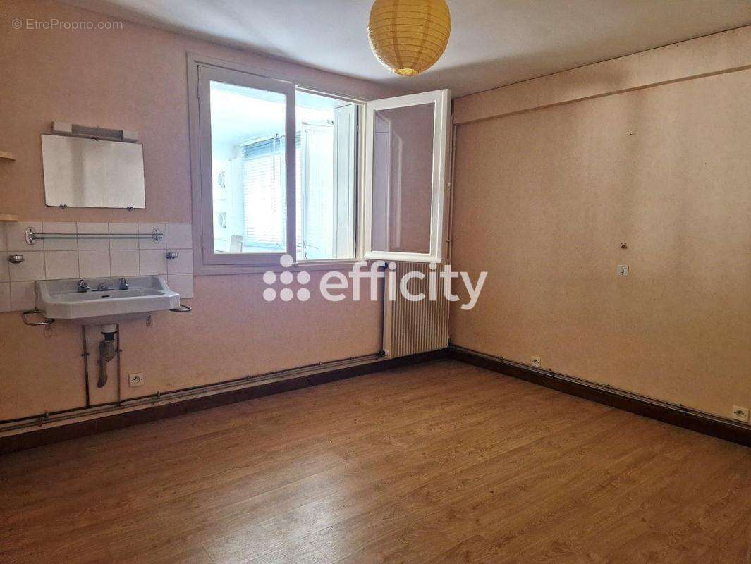 Maison 188 m² à Saint-Georges-De-Didonne  - photo 15