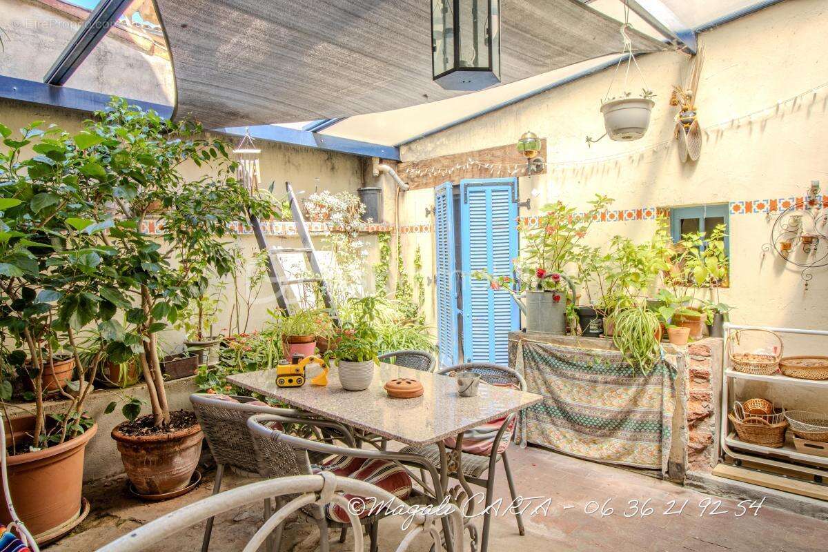 Maison Atypique avec garage et cours intérieure - photo 2