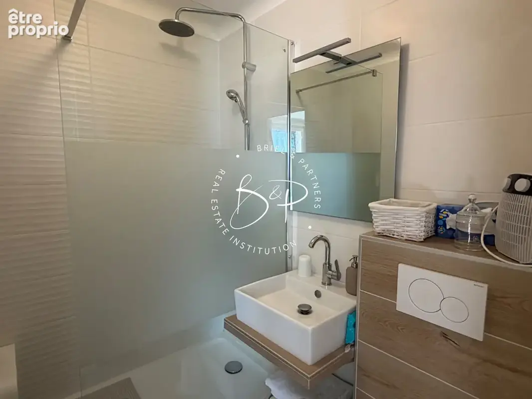 Villa de charme avec piscine et oliviers -sur terrain dominant. - photo 8