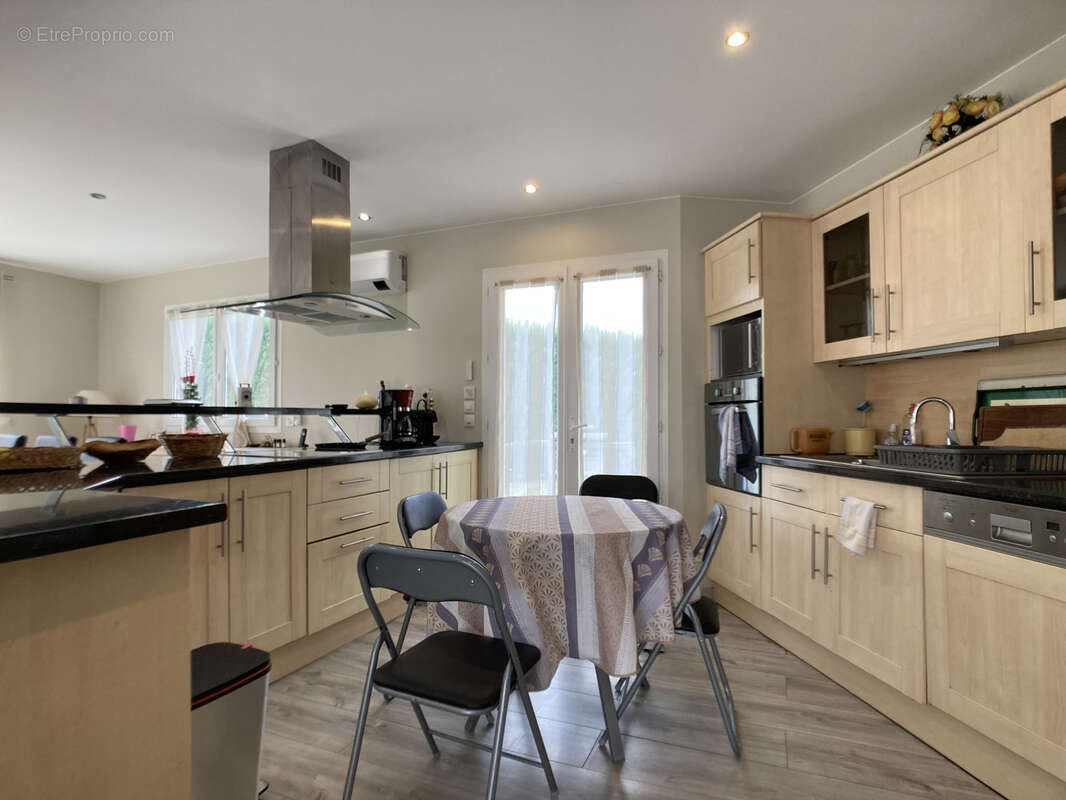 Maison à AMBARES-ET-LAGRAVE