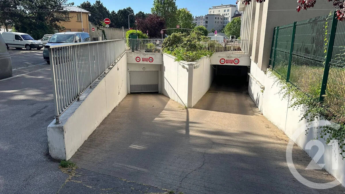 Parking à LYON-7E