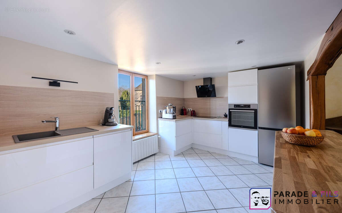 Maison à LAY-SAINT-CHRISTOPHE