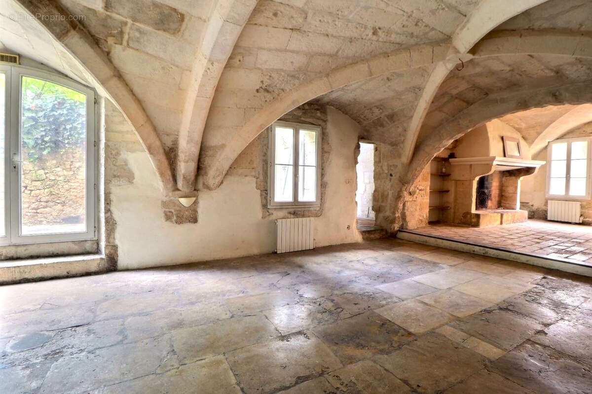 Maison à SAINT-BRES